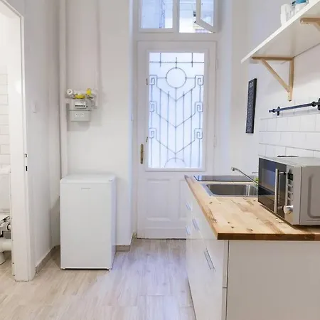 Ny Cafe Apartment, Romantic & Central, 30m2, Ac