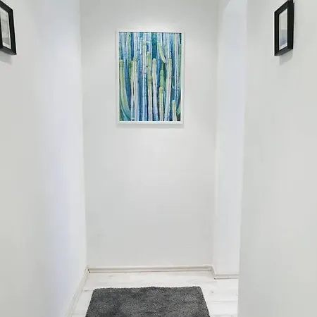 Daire Ny Cafe Apartment, Romantic & Central, 30m2, Ac
