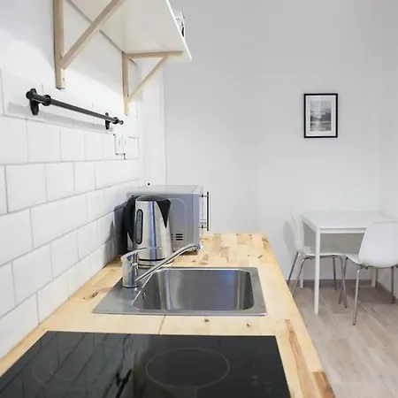 Daire Ny Cafe Apartment, Romantic & Central, 30m2, Ac